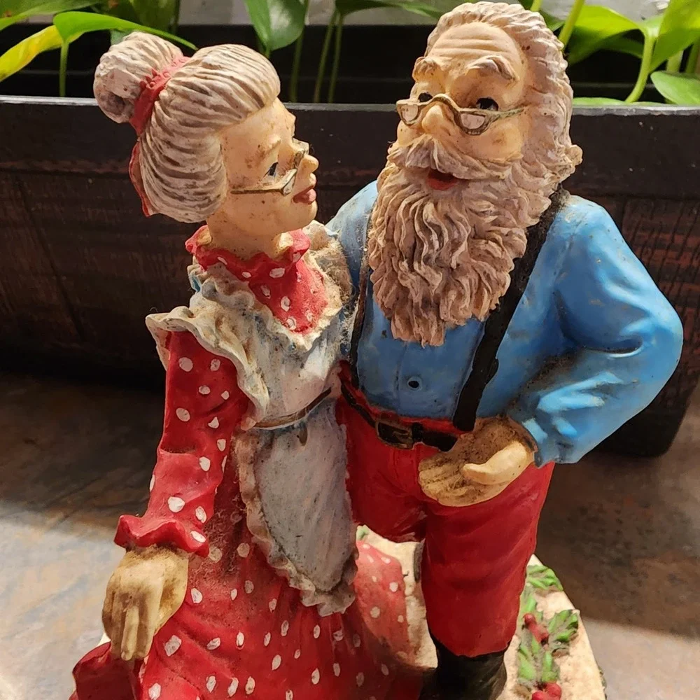 SANTA & MRS. CLAUS SANKYO MUSIC BOX - TESTED WORKING VINTAGE